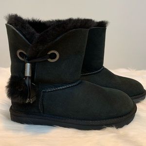 Ugg youth sz 3 black tassel - NWOT